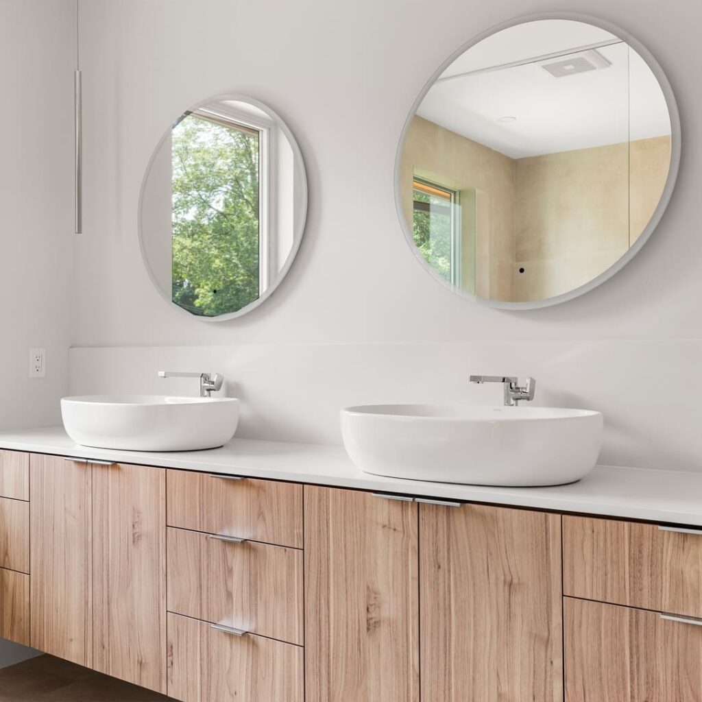 185 Tappan Street bathroom